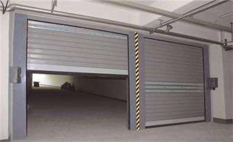 天津快速门如何正确的安装