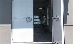 天津快速防爆门有什么作用