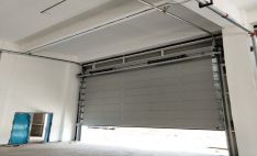 天津工业提升门的特点